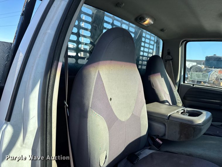 image for item EA2197 2001 Ford F550 Super Duty flatbed truck