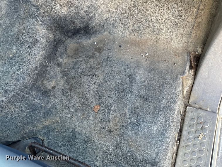 image for item EA2197 2001 Ford F550 Super Duty flatbed truck