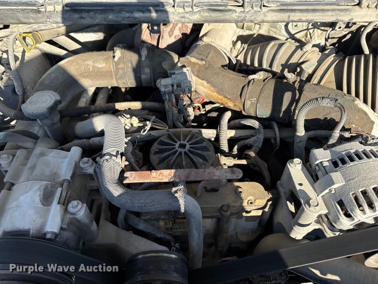 image for item EA2197 2001 Ford F550 Super Duty flatbed truck