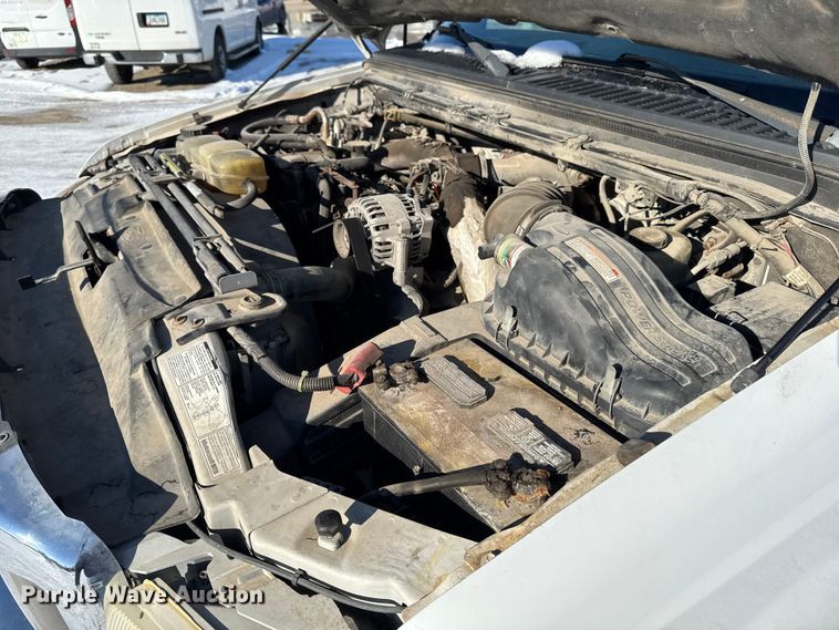 image for item EA2197 2001 Ford F550 Super Duty flatbed truck