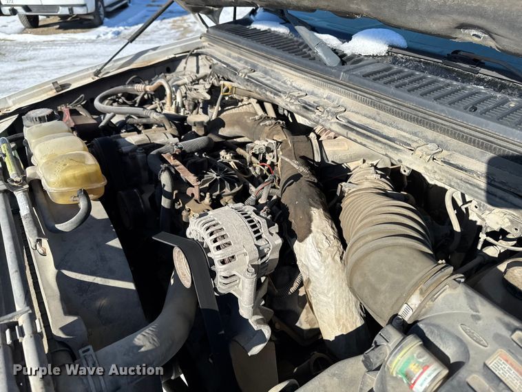 image for item EA2197 2001 Ford F550 Super Duty flatbed truck