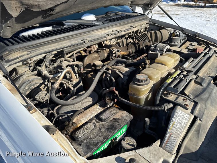 image for item EA2197 2001 Ford F550 Super Duty flatbed truck