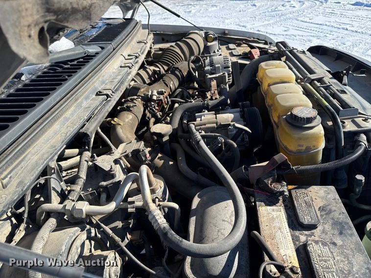 image for item EA2197 2001 Ford F550 Super Duty flatbed truck