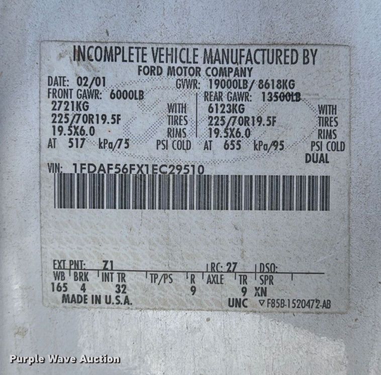 image for item EA2197 2001 Ford F550 Super Duty flatbed truck