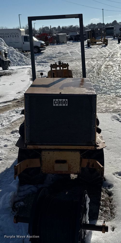 image for item EA2199 1993 Case Maxi Sneaker Series C vibratory cable plow