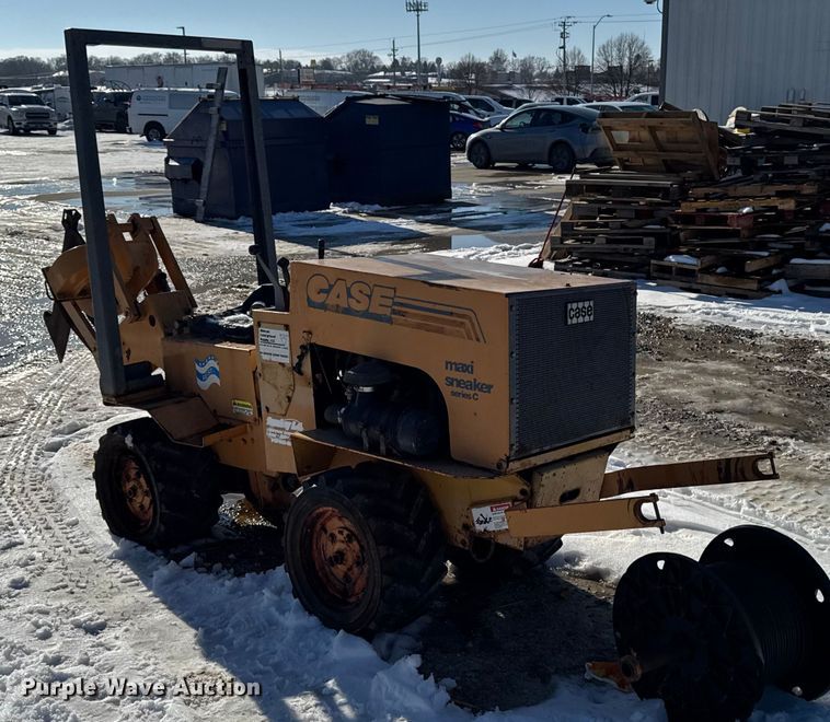 image for item EA2199 1993 Case Maxi Sneaker Series C vibratory cable plow