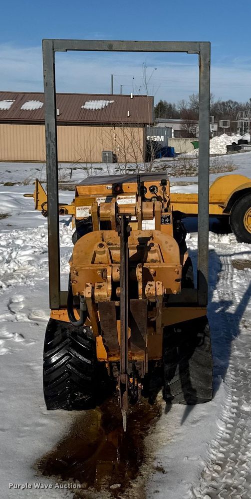 image for item EA2199 1993 Case Maxi Sneaker Series C vibratory cable plow