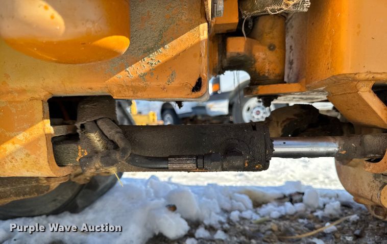 image for item EA2199 1993 Case Maxi Sneaker Series C vibratory cable plow