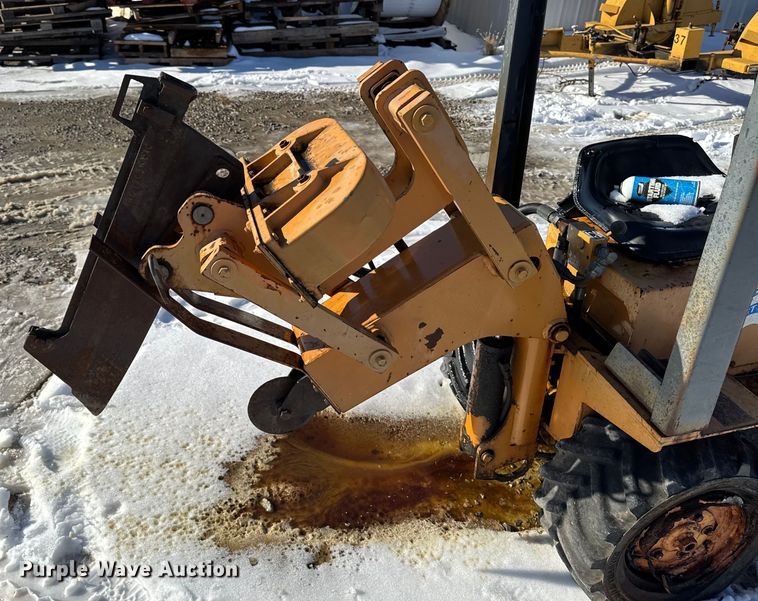 image for item EA2199 1993 Case Maxi Sneaker Series C vibratory cable plow