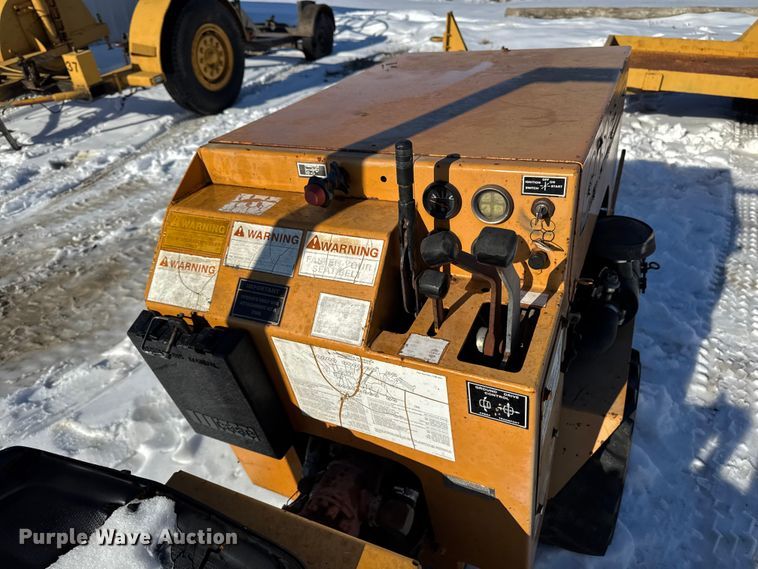 image for item EA2199 1993 Case Maxi Sneaker Series C vibratory cable plow