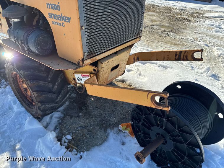 image for item EA2199 1993 Case Maxi Sneaker Series C vibratory cable plow