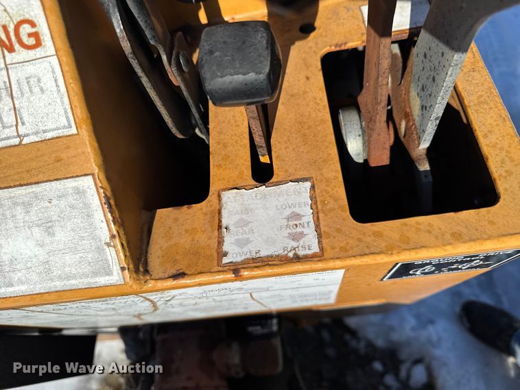 image for item EA2199 1993 Case Maxi Sneaker Series C vibratory cable plow