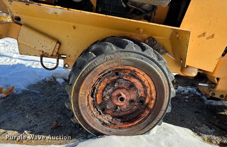 image for item EA2199 1993 Case Maxi Sneaker Series C vibratory cable plow