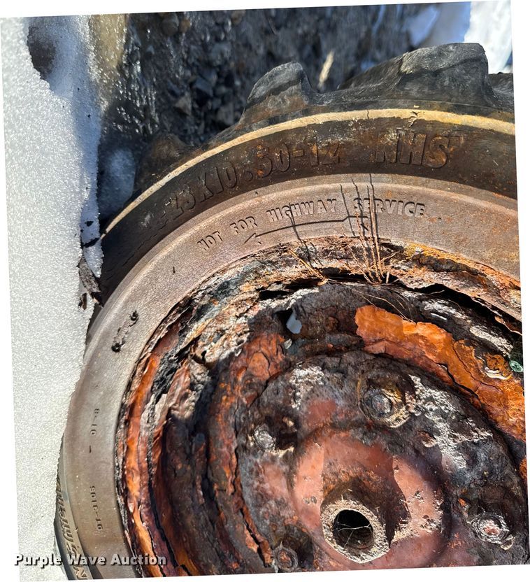 image for item EA2199 1993 Case Maxi Sneaker Series C vibratory cable plow