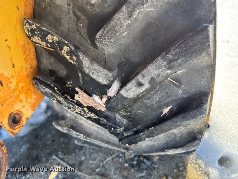 image for item EA2199 1993 Case Maxi Sneaker Series C vibratory cable plow