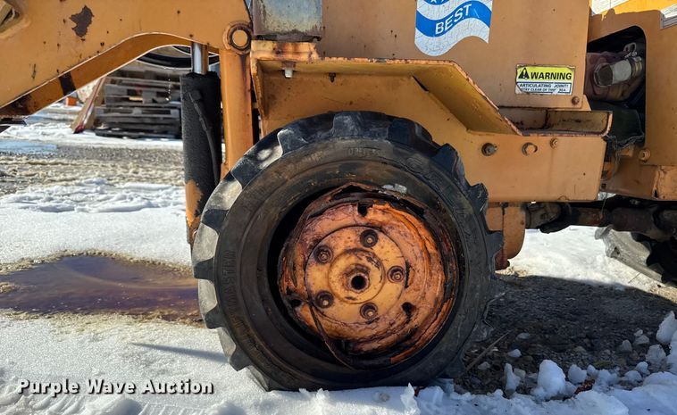 image for item EA2199 1993 Case Maxi Sneaker Series C vibratory cable plow