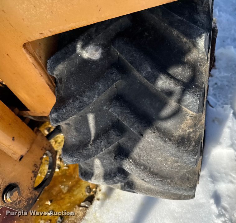 image for item EA2199 1993 Case Maxi Sneaker Series C vibratory cable plow