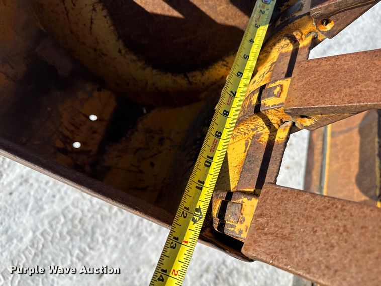 image for item EA2200 1998 Case 460 trencher