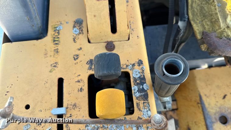 image for item EA2200 1998 Case 460 trencher