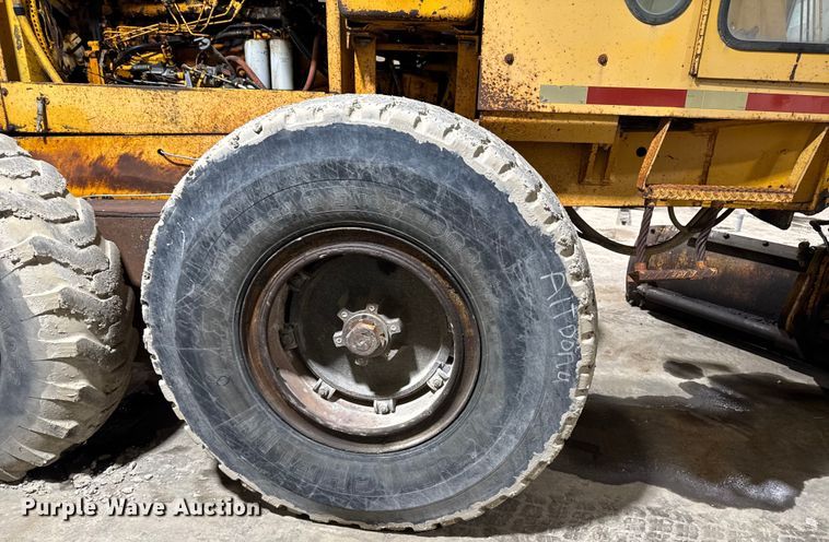 image for item EA2228 Gallion T500A motor grader