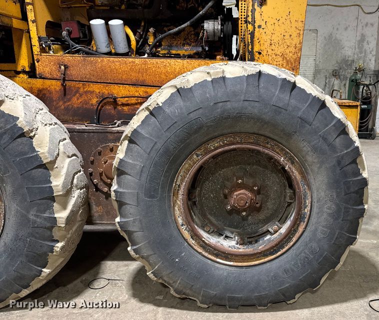 image for item EA2228 Gallion T500A motor grader