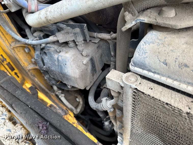 image for item EA2229 2016 John Deere 330G skid steer loader