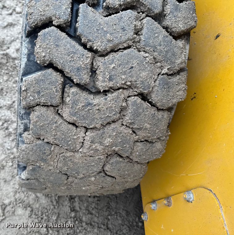 image for item EA2229 2016 John Deere 330G skid steer loader