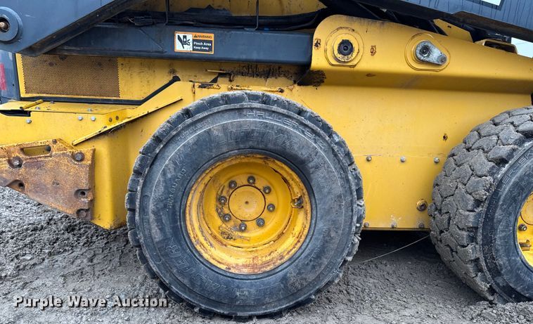 image for item EA2229 2016 John Deere 330G skid steer loader