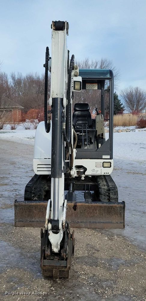 image for item EA2785 2001 Bobcat 334 mini excavator