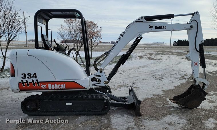 image for item EA2785 2001 Bobcat 334 mini excavator
