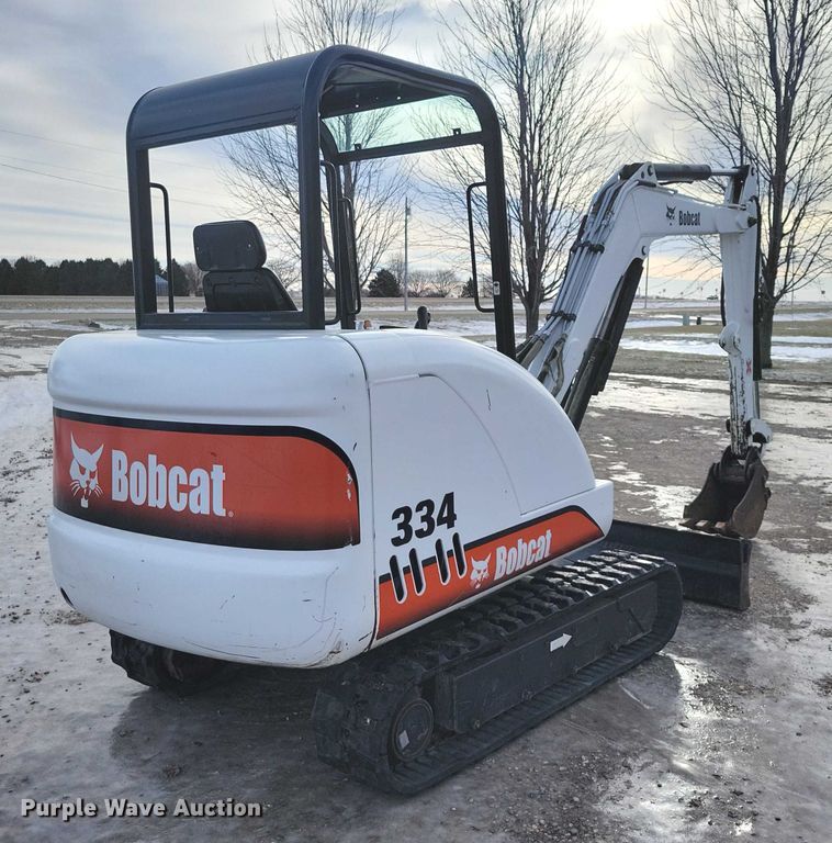 image for item EA2785 2001 Bobcat 334 mini excavator