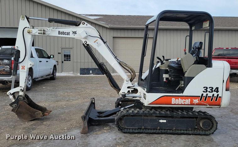 image for item EA2785 2001 Bobcat 334 mini excavator