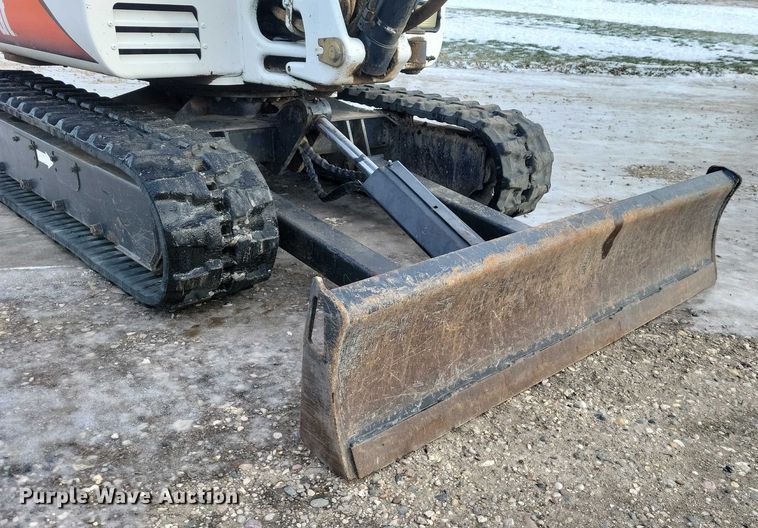 image for item EA2785 2001 Bobcat 334 mini excavator