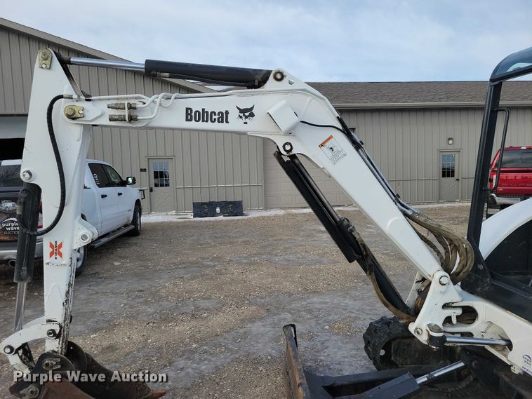 image for item EA2785 2001 Bobcat 334 mini excavator