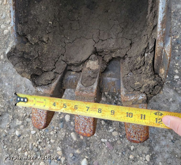 image for item EA2785 2001 Bobcat 334 mini excavator