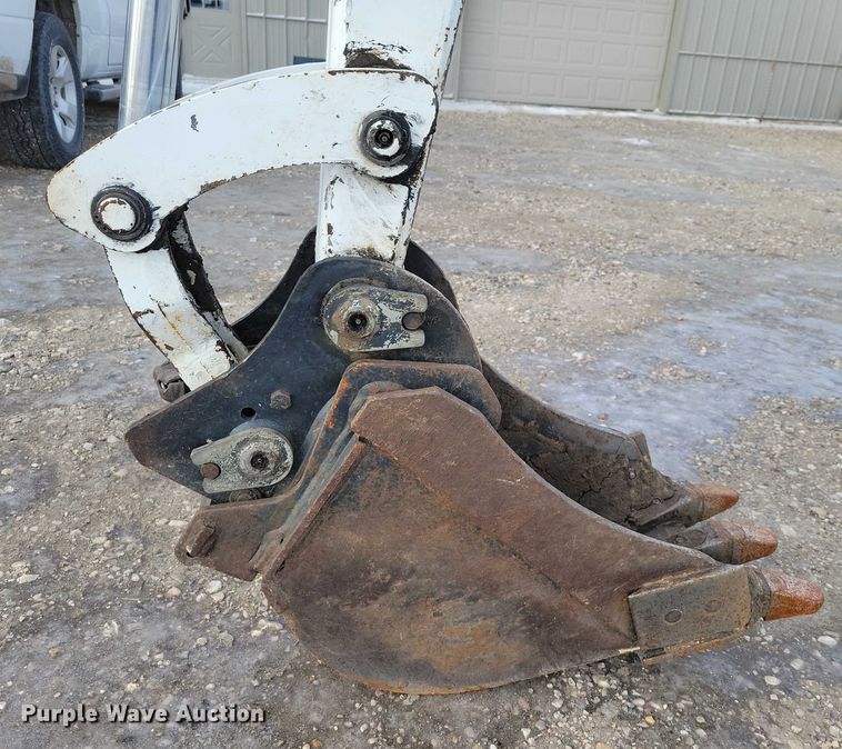 image for item EA2785 2001 Bobcat 334 mini excavator