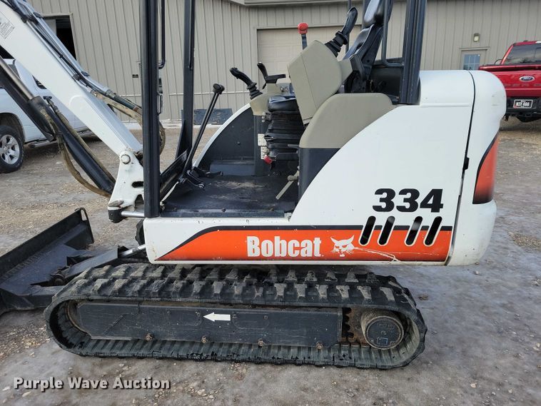 image for item EA2785 2001 Bobcat 334 mini excavator