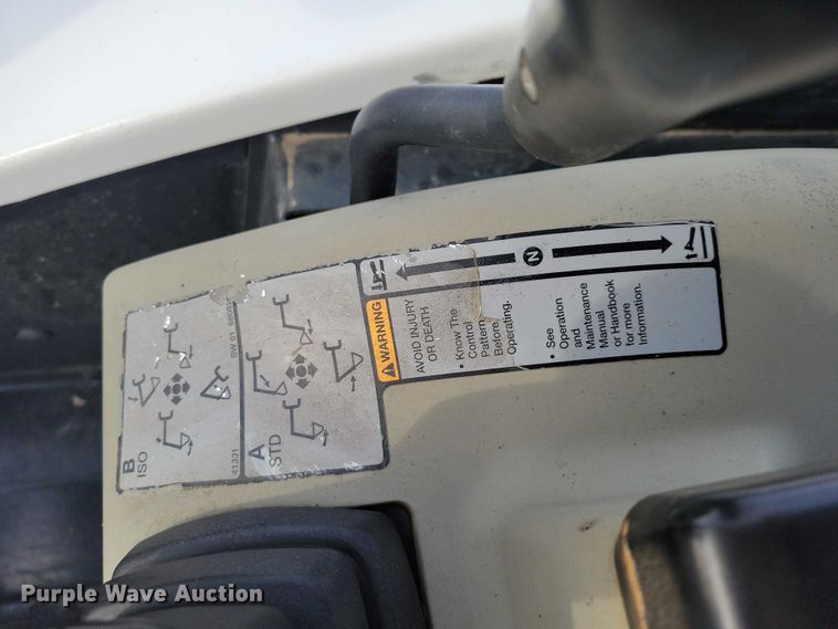 image for item EA2785 2001 Bobcat 334 mini excavator