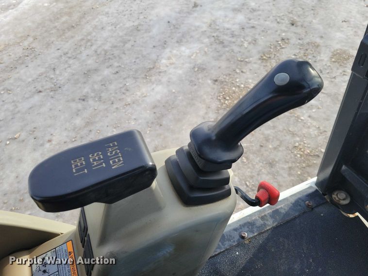 image for item EA2785 2001 Bobcat 334 mini excavator