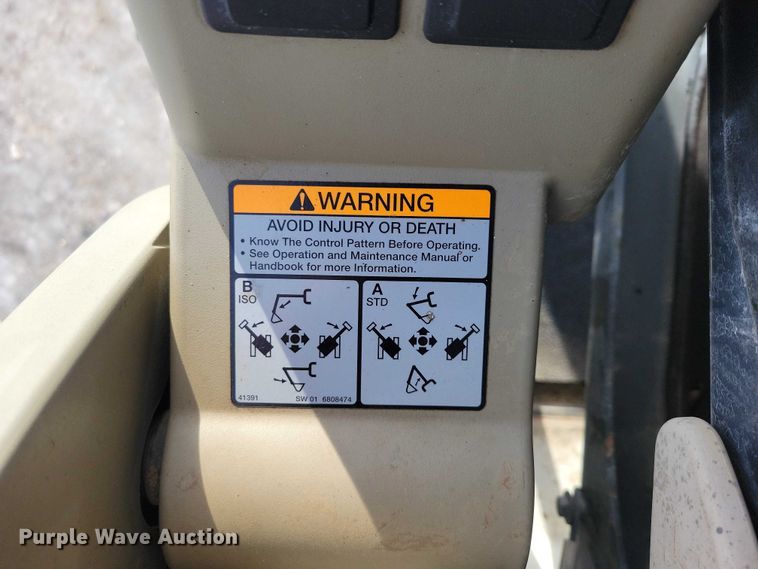 image for item EA2785 2001 Bobcat 334 mini excavator