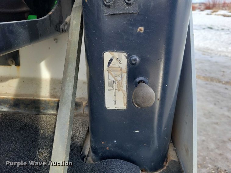 image for item EA2785 2001 Bobcat 334 mini excavator