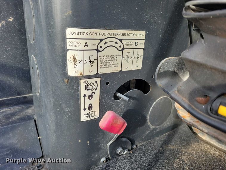 image for item EA2785 2001 Bobcat 334 mini excavator