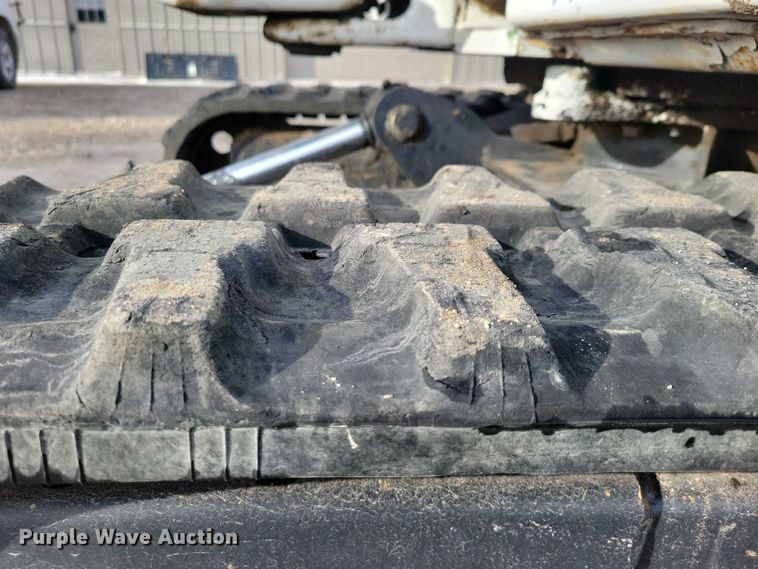 image for item EA2785 2001 Bobcat 334 mini excavator