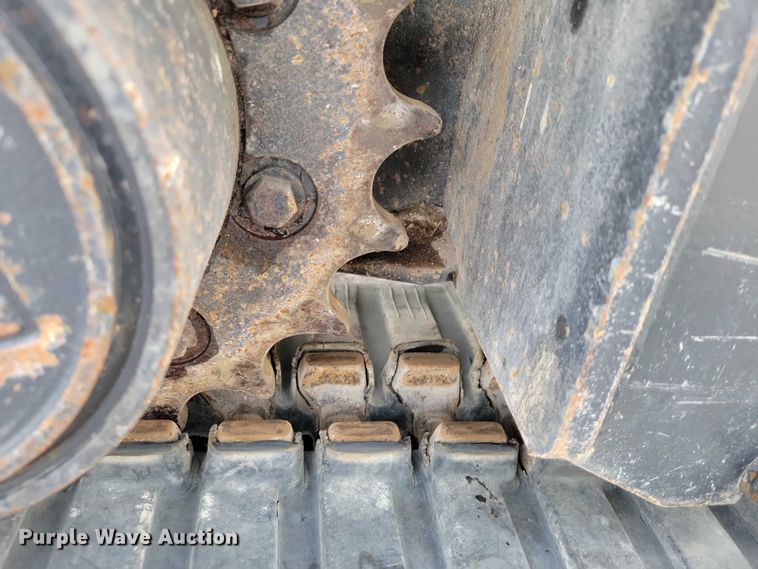 image for item EA2785 2001 Bobcat 334 mini excavator