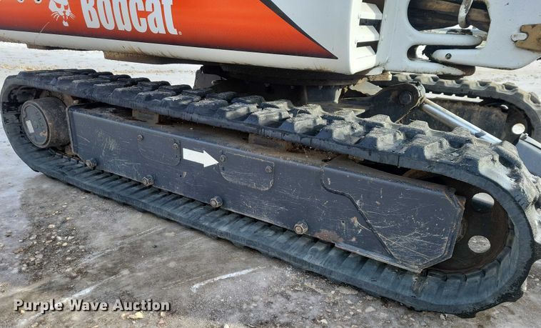 image for item EA2785 2001 Bobcat 334 mini excavator