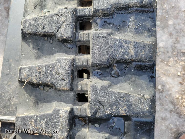 image for item EA2785 2001 Bobcat 334 mini excavator