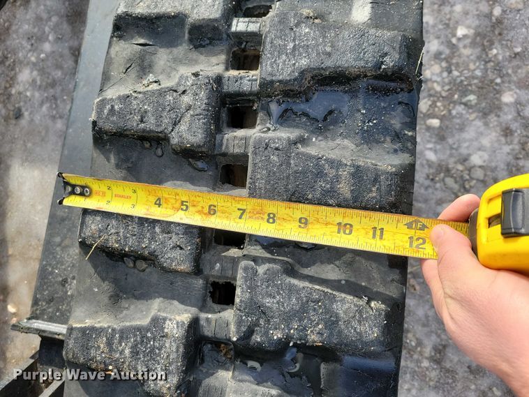 image for item EA2785 2001 Bobcat 334 mini excavator