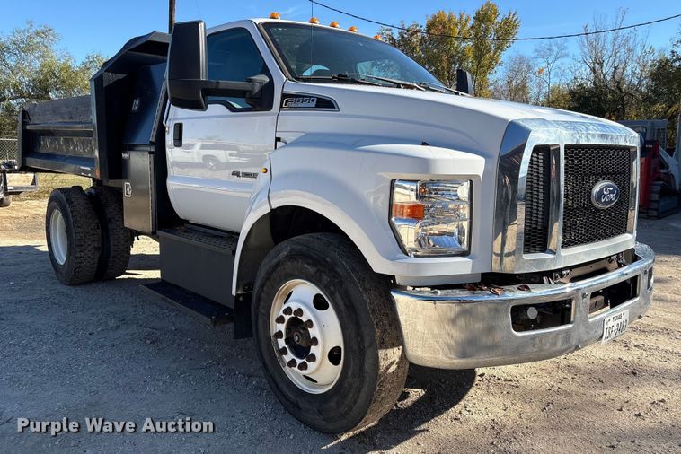 image for item EA7140 2019 Ford F650 Super Duty dump truck