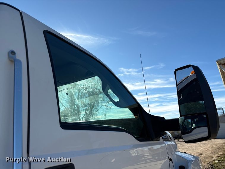 image for item EA7140 2019 Ford F650 Super Duty dump truck