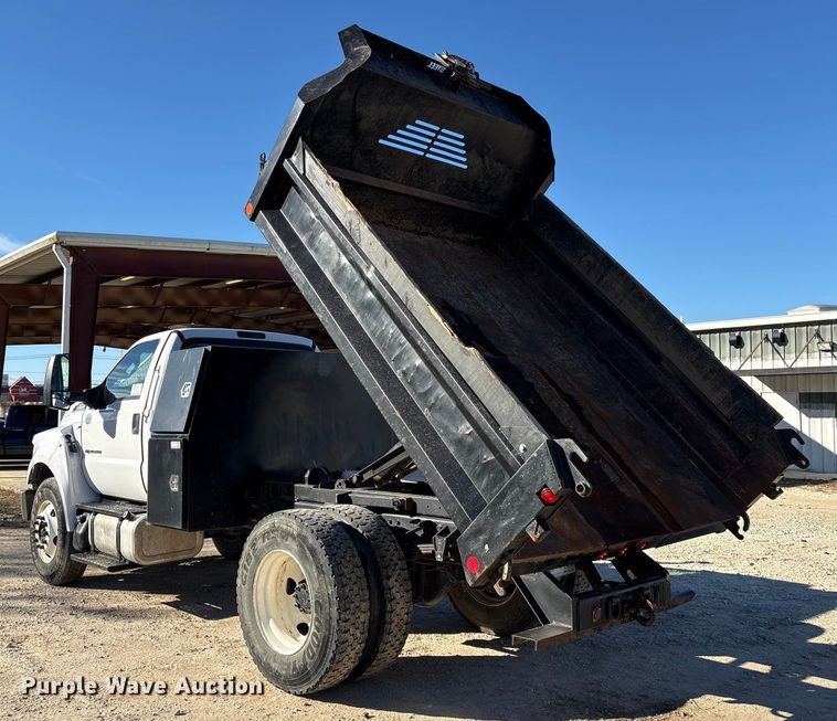 image for item EA7140 2019 Ford F650 Super Duty dump truck